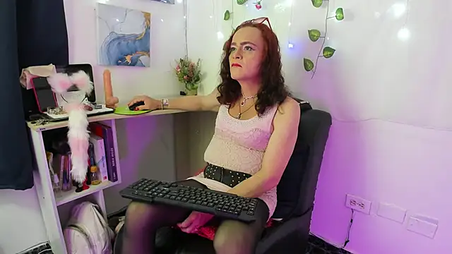 Mishell Bons online show from September 2025 06:07:01 PM