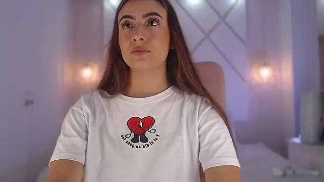 Snapshot of isabellashine chatting on September 2025 03:58:02 PM isabellashine online show from September 2025 03:58:02 PM