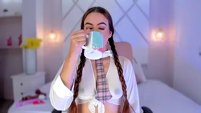 Snapshot of isabellashine chatting on December 2025 04:05:01 PM isabellashine online show from December 2025 04:05:01 PM