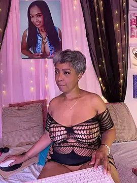 Snapshot of skarlleth_11 chatting on November 2025 02:06:01 PM skarlleth 11 online show from November 2025 02:06:01 PM