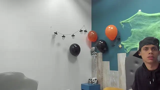 Ian1  online show from October 2025 11:09:01 AM