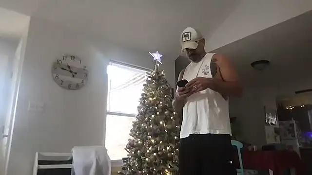 tattedNitalian online show from December 2025 04:47:02 PM