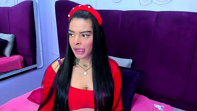 Snapshot of EmmaEbony_ chatting on October 2025 08:27:05 AM EmmaEbony online show from October 2025 08:27:05 AM