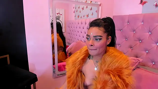 Snapshot of EmmaEbony_ chatting on October 2025 10:27:01 AM EmmaEbony online show from October 2025 10:27:01 AM