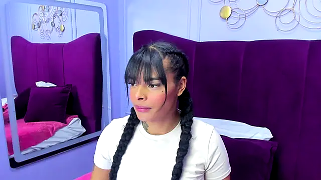 Snapshot of EmmaEbony_ chatting on November 2025 10:14:01 AM EmmaEbony online show from November 2025 10:14:01 AM