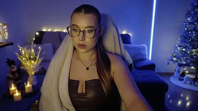 Snapshot of Emma_candyyy chatting on November 2025 11:32:02 AM Emma candyyy online show from November 2025 11:32:02 AM