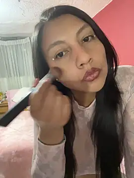 Snapshot of Bamby_milflatina chatting on September 2025 12:01:02 AM Bamby milflatina online show from September 2025 12:01:02 AM