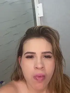Snapshot of Alanna_arab chatting on May 2026 05:23:02 AM Alanna arab online show from May 2026 05:23:02 AM