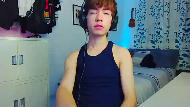 Snapshot of Tonerii chatting on September 2025 02:22:01 AM Tonerii online show from September 2025 02:22:01 AM