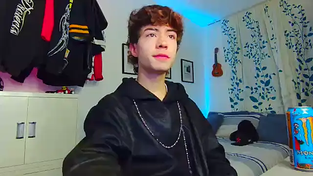 Snapshot of Tonerii chatting on September 2025 12:21:01 AM Tonerii online show from September 2025 12:21:01 AM