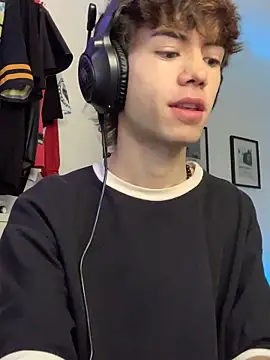 Snapshot of Tonerii chatting on September 2025 01:16:02 AM Tonerii online show from September 2025 01:16:02 AM