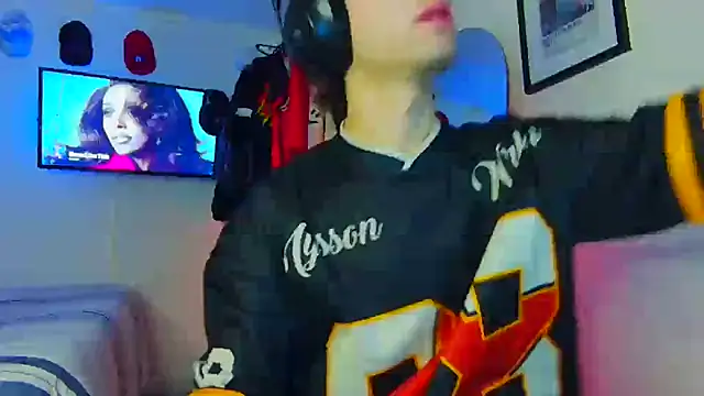 Snapshot of Tonerii chatting on September 2025 02:38:01 AM Tonerii online show from September 2025 02:38:01 AM