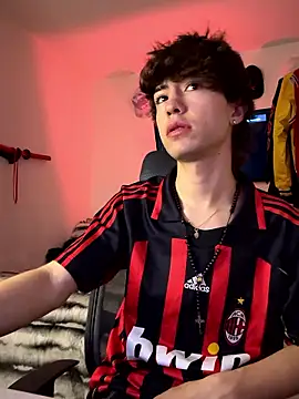 Snapshot of Tonerii chatting on October 2025 02:04:01 AM Tonerii online show from October 2025 02:04:01 AM