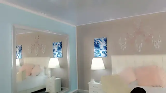 maddissonivanova online show from December 2025 06:46:02 PM