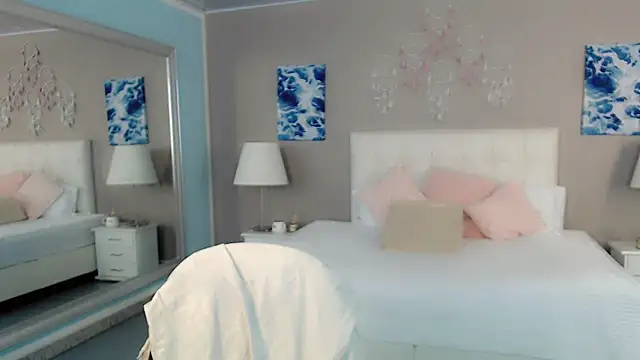 maddissonivanova online show from April 2026 07:07:02 PM