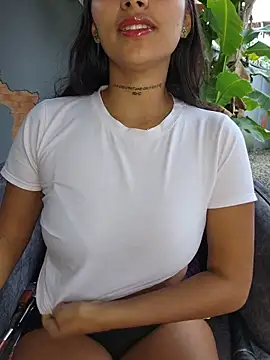 Lorena Mcfly online show from October 2025 01:17:01 PM