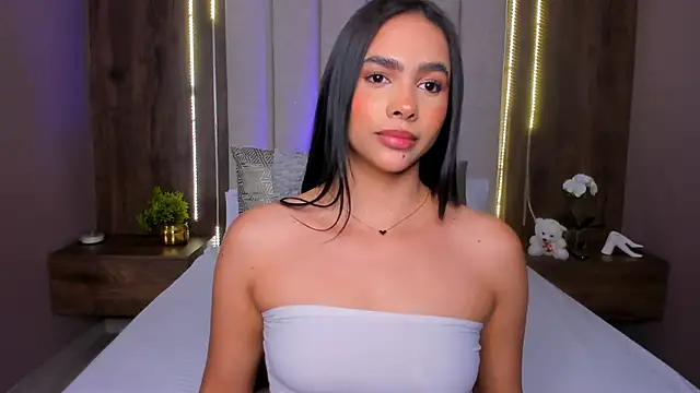 LucySalvatore  online show from September 2025 01:22:02 AM