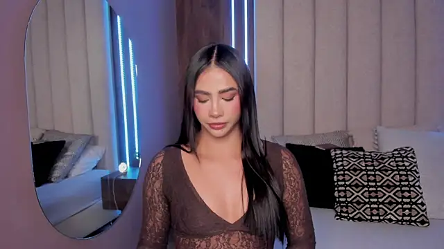 LucySalvatore  online show from January 2026 06:20:01 PM