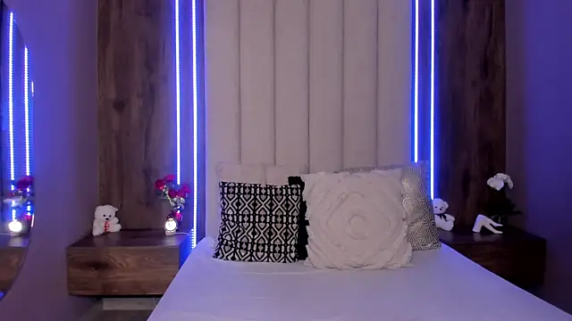 LucySalvatore  online show from March 2026 11:06:01 PM