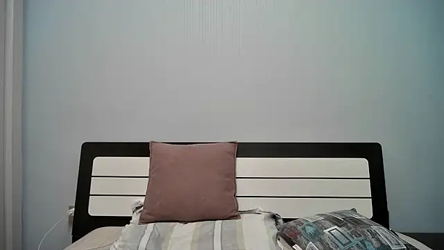 Snapshot of peijiangzhao chatting on October 2025 02:15:02 PM peijiangzhao online show from October 2025 02:15:02 PM