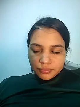 Snapshot of Eimy-04 chatting on November 2025 10:47:01 AM Eimy-04 online show from November 2025 10:47:01 AM