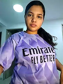 Snapshot of Eimy-04 chatting on November 2025 05:27:02 AM Eimy-04 online show from November 2025 05:27:02 AM