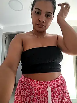 Snapshot of Eimy-04 chatting on November 2025 07:41:02 PM Eimy-04 online show from November 2025 07:41:02 PM