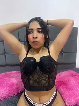 Rosa 25x online show from November 2025 01:11:02 PM
