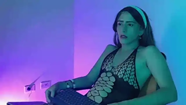 Snapshot of everly_monroe chatting on October 2025 01:50:01 AM everly monroe online show from October 2025 01:50:01 AM