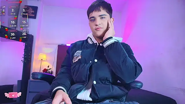 Lucass love online show from December 2025 01:29:01 PM