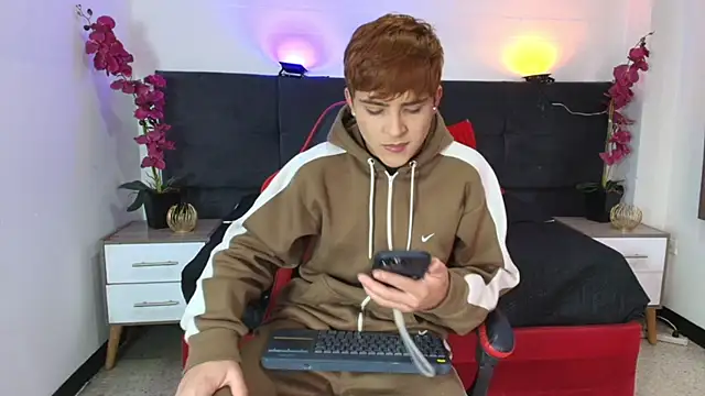 Lucass love online show from June 2026 01:06:02 PM