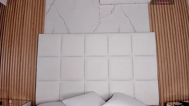 Meloddy Parkerr  online show from February 2026 03:51:02 AM