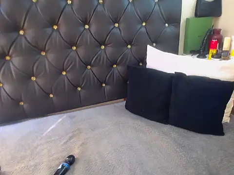 DojaBoootie online show from November 2025 06:24:01 AM