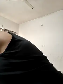 MISS RIYA14 online show from October 2025 06:25:01 AM