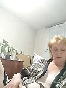 Flower2931 online show from June 2026 07:48:01 PM