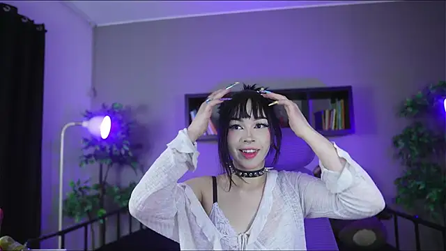 Sabrina bloom online show from November 2025 01:23:02 PM