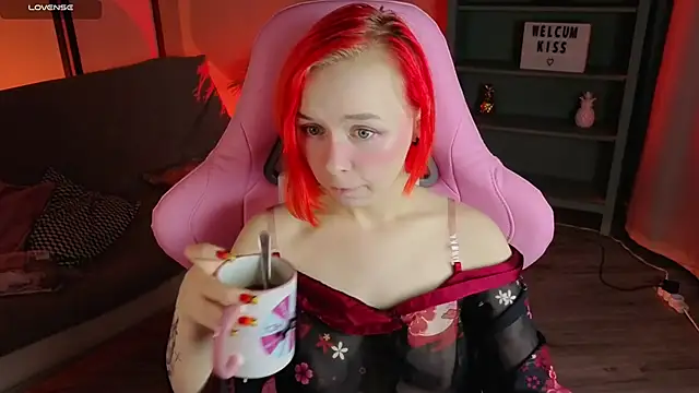 NaomiYoru online show from October 2025 08:20:01 PM