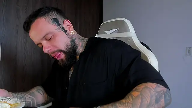 natevillage online show from October 2025 01:20:02 PM