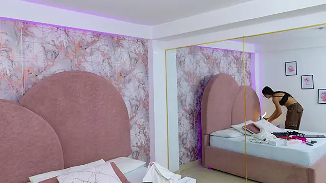 RavenGloomy online show from September 2025 07:48:02 PM