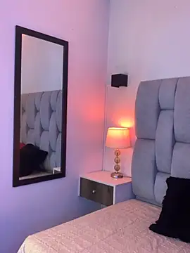 Mia volkova online show from December 2025 12:25:02 PM