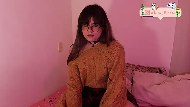 Liia-Bloom online show from April 2026 10:11:02 PM