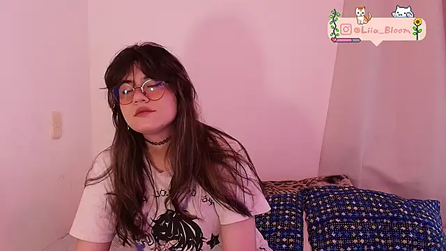 Liia-Bloom online show from April 2026 07:52:02 PM