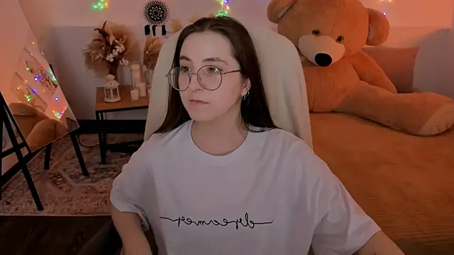 VirtuallVoyant online show from March 2026 01:27:02 AM