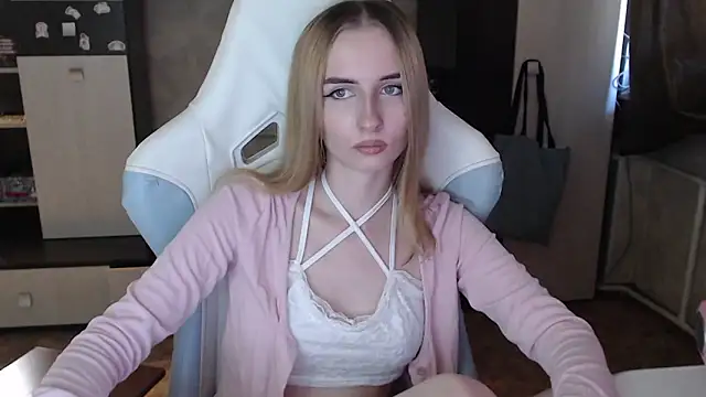 Cutti Crystal online show from September 2025 06:07:01 AM