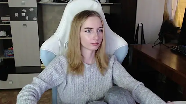 Cutti Crystal online show from October 2025 08:46:02 AM