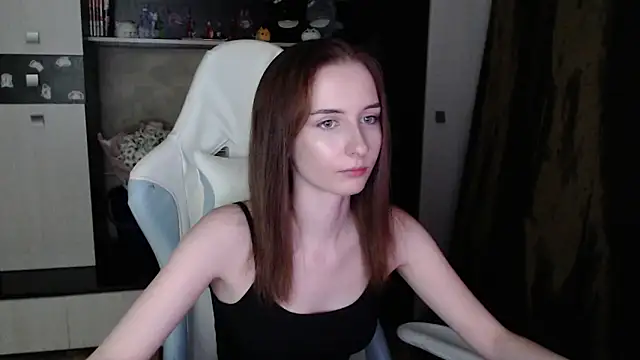 Cutti Crystal online show from October 2025 06:09:01 PM