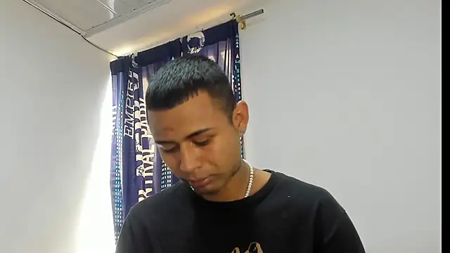 Snapshot of _Logan_Colton_ chatting on November 2025 08:08:01 PM Logan Colton online show from November 2025 08:08:01 PM