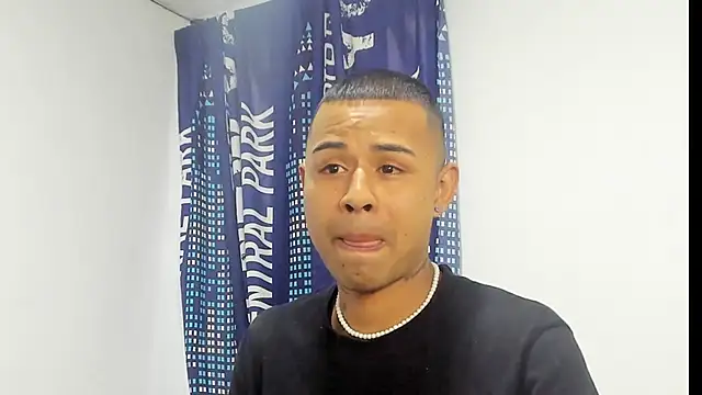 Snapshot of _Logan_Colton_ chatting on November 2025 10:20:02 PM Logan Colton online show from November 2025 10:20:02 PM