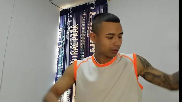 Snapshot of _Logan_Colton_ chatting on November 2025 07:48:02 PM Logan Colton online show from November 2025 07:48:02 PM