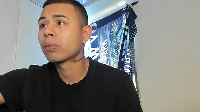 Snapshot of _Logan_Colton_ chatting on February 2026 06:48:01 PM Logan Colton online show from February 2026 06:48:01 PM